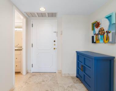 5100 Dupont Boulevard - Photo Thumbnail 1