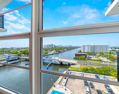 5100 Dupont Boulevard - Photo Thumbnail 12