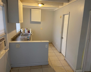 132 W 35th Street - Photo Thumbnail 2