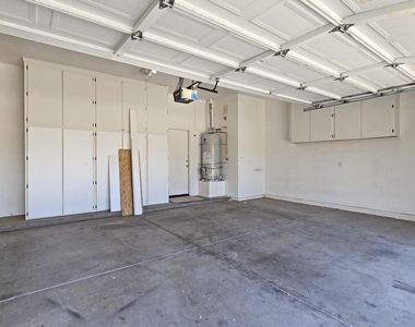 13588 W Alvarado Drive - Photo Thumbnail 28