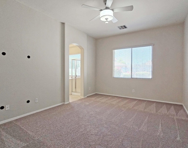 13588 W Alvarado Drive - Photo Thumbnail 14