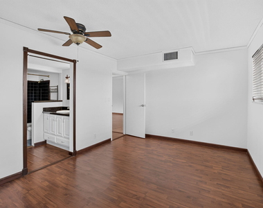 200 Waterway Drive S - Photo Thumbnail 21