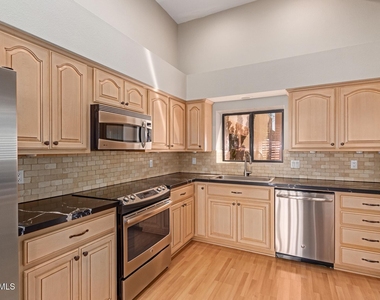7740 E Gainey Ranch Road - Photo Thumbnail 12