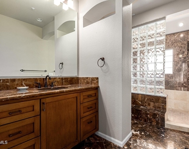 7740 E Gainey Ranch Road - Photo Thumbnail 18