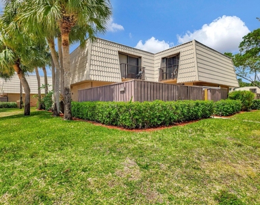5907 59th Way - Photo Thumbnail 1