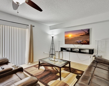 5907 59th Way - Photo Thumbnail 8