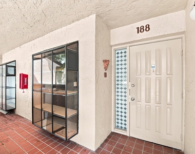 2249 Sw 15th Street - Photo Thumbnail 2