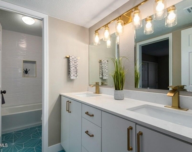 1628 E Hermosa Drive - Photo Thumbnail 14