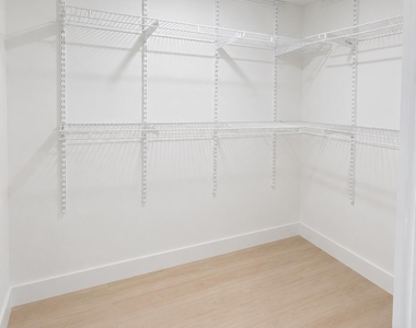540 Brickell Key Drive - Photo Thumbnail 8