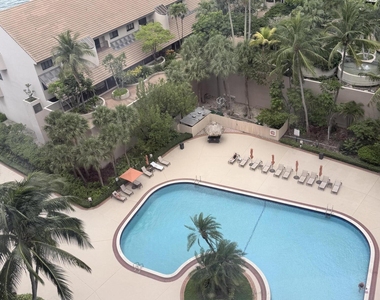 540 Brickell Key Drive - Photo Thumbnail 22