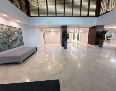 540 Brickell Key Drive - Photo Thumbnail 2