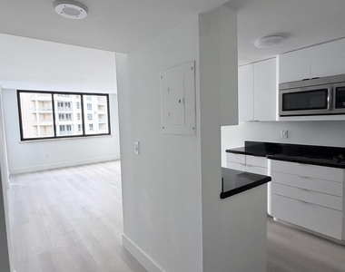 540 Brickell Key Drive - Photo Thumbnail 6