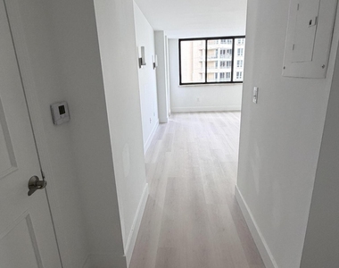 540 Brickell Key Drive - Photo Thumbnail 4