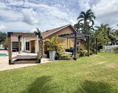 1526 Cormorant Road - Photo Thumbnail 17