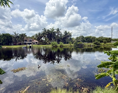 1526 Cormorant Road - Photo Thumbnail 16