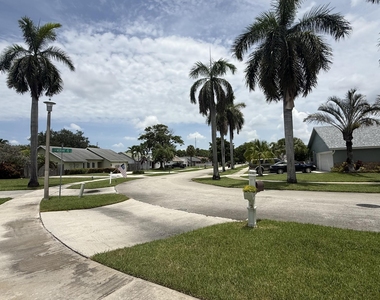 1526 Cormorant Road - Photo Thumbnail 21