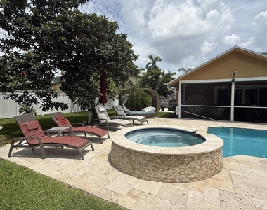 1526 Cormorant Road - Photo Thumbnail 13