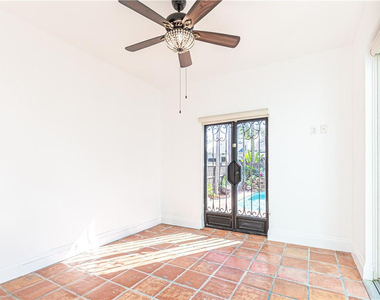 1220 Se 2nd Street - Photo Thumbnail 12