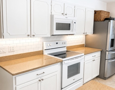 4041 Ne 27th Terrace - Photo Thumbnail 6