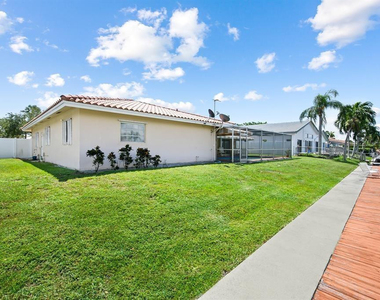 4041 Ne 27th Terrace - Photo Thumbnail 4
