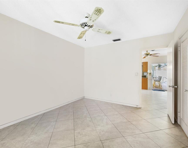 4041 Ne 27th Terrace - Photo Thumbnail 13