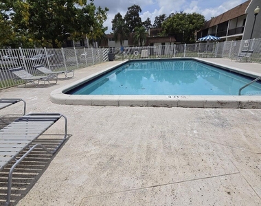 5229 Sw 40th Avenue - Photo Thumbnail 14