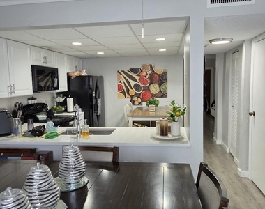 5229 Sw 40th Avenue - Photo Thumbnail 4