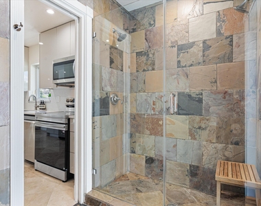 2740 Ne 25th Place - Photo Thumbnail 21