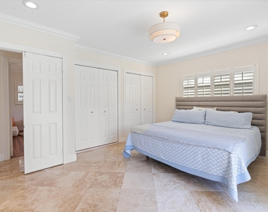 2740 Ne 25th Place - Photo Thumbnail 15