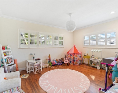 2740 Ne 25th Place - Photo Thumbnail 18