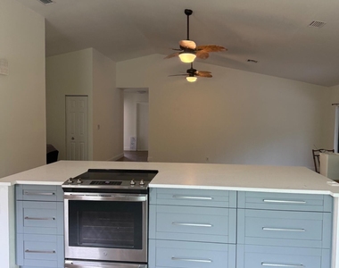 20834 Sugarloaf Lane - Photo Thumbnail 3