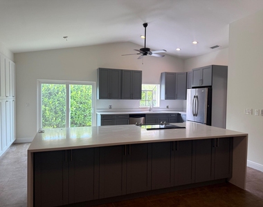 20834 Sugarloaf Lane - Photo Thumbnail 6