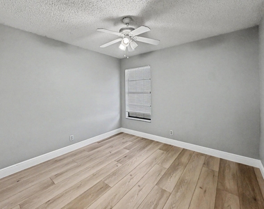 330 Palmwood Place - Photo Thumbnail 5