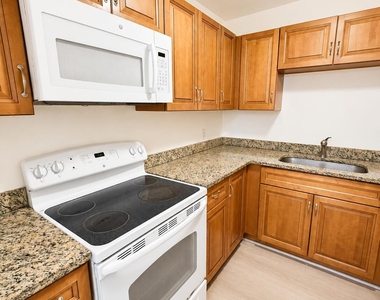 2201 Ne 36th Street - Photo Thumbnail 10