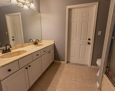 1193 Sw Live Oak Cove - Photo Thumbnail 11