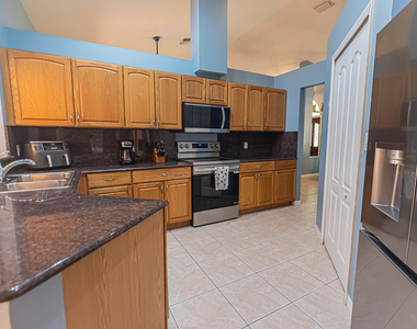 1193 Sw Live Oak Cove - Photo Thumbnail 3