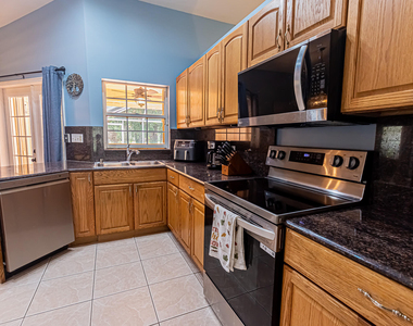 1193 Sw Live Oak Cove - Photo Thumbnail 4