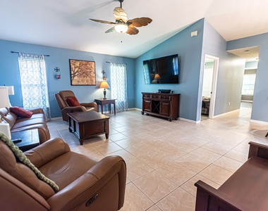 1193 Sw Live Oak Cove - Photo Thumbnail 6