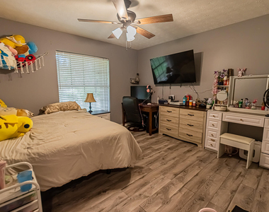 1193 Sw Live Oak Cove - Photo Thumbnail 12