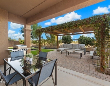 22473 S 204th Street - Photo Thumbnail 10