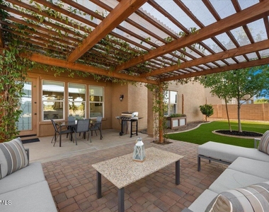 22473 S 204th Street - Photo Thumbnail 9