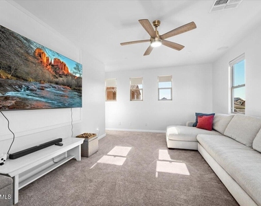 22473 S 204th Street - Photo Thumbnail 12