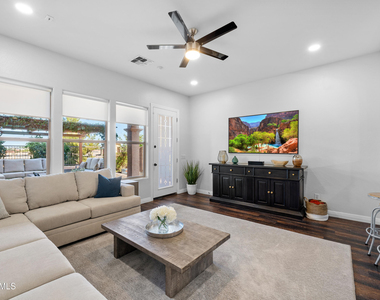 22473 S 204th Street - Photo Thumbnail 8
