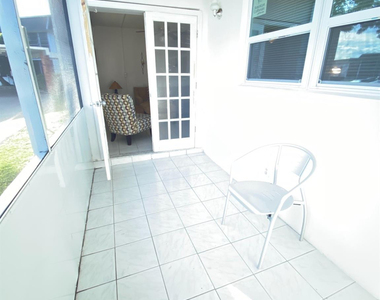 6505 Winfield Boulevard - Photo Thumbnail 14