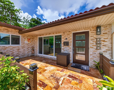 1571 Se 24th Avenue - Photo Thumbnail 1