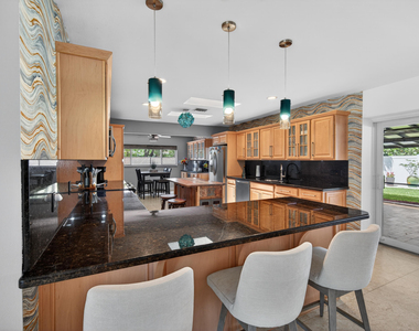 1571 Se 24th Avenue - Photo Thumbnail 7