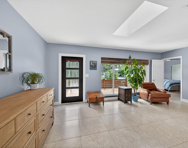 1571 Se 24th Avenue - Photo Thumbnail 3