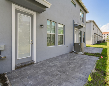 1841 Se Roxy Way - Photo Thumbnail 34