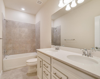 1841 Se Roxy Way - Photo Thumbnail 30