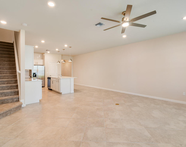 1841 Se Roxy Way - Photo Thumbnail 15